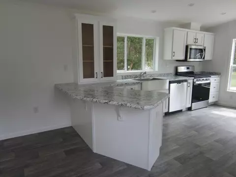 112 Kristen Ln, Wareham, MA 02571 photo 3
