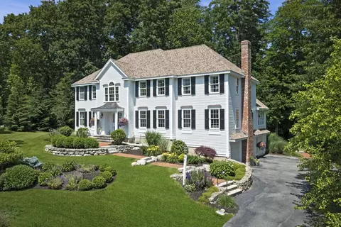 14 Evergreen Ln, Topsfield, MA 01983