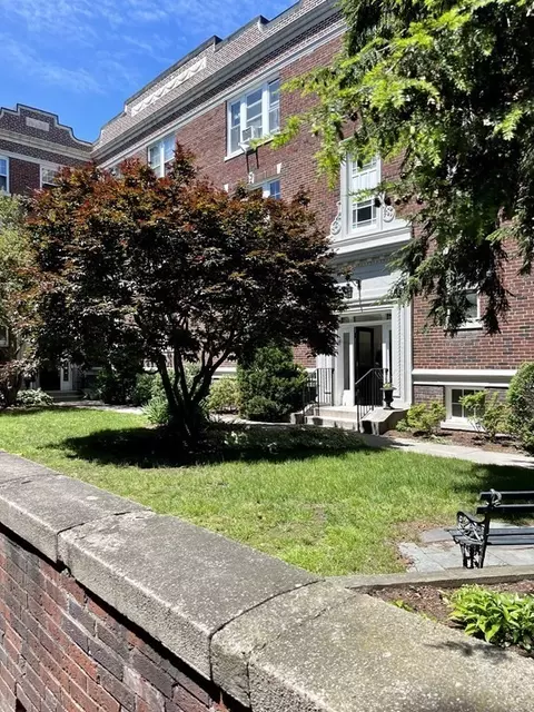 54 Babcock St #4, Brookline, MA 02445