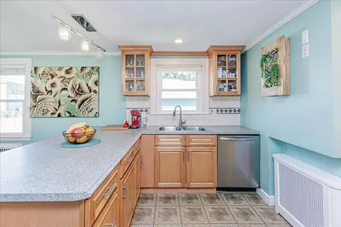 13 Balch St, Beverly, MA 01915 photo 11