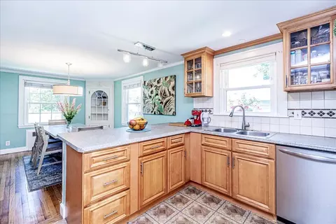 13 Balch St, Beverly, MA 01915 photo 12