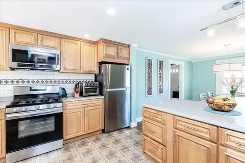 13 Balch St, Beverly, MA 01915 photo 10