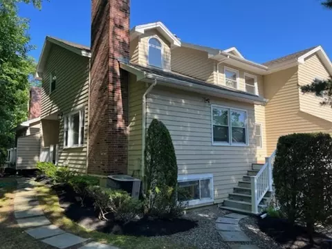 30 Carnation Cir #D, Reading, MA 01867 photo 2