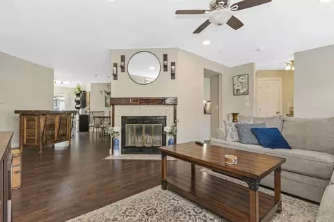 110 Dean St #105, Taunton, MA 02780