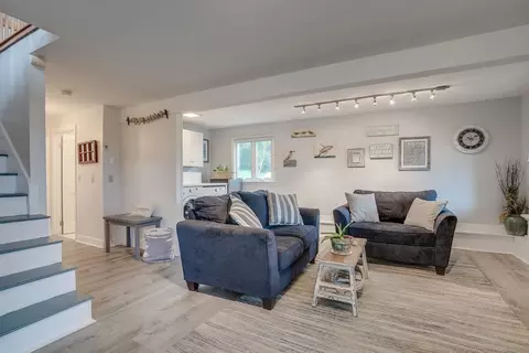 7 Brooks Rd, Gloucester, MA 01930 photo 11