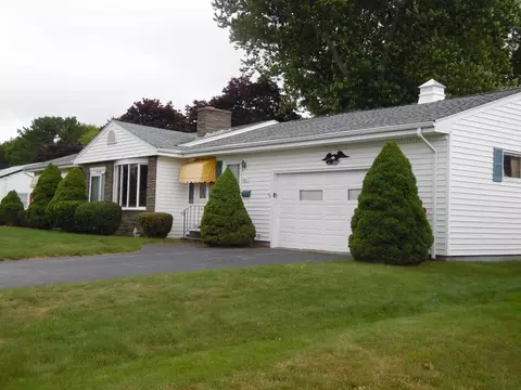 48 Apostle Rd, Somerset, MA 02726