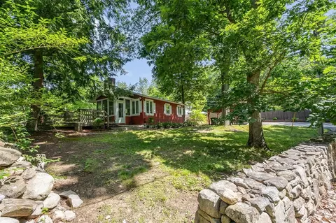 145 Off Pond St, Dunstable, MA 01827