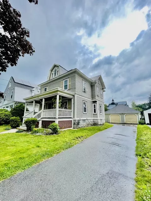 19 Bertram St, Lowell, MA 01851 photo 2
