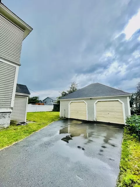 19 Bertram St, Lowell, MA 01851 photo 3