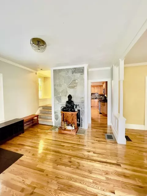 19 Bertram St, Lowell, MA 01851 photo 5
