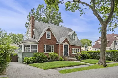 5 Auburndale Rd, Marblehead, MA 01945