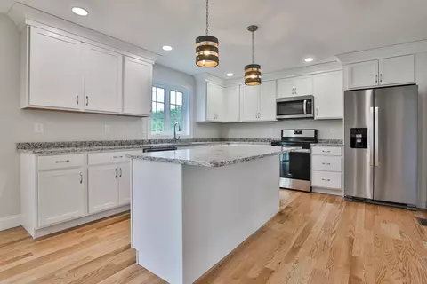 245 Holman St, Lunenburg, MA 01462