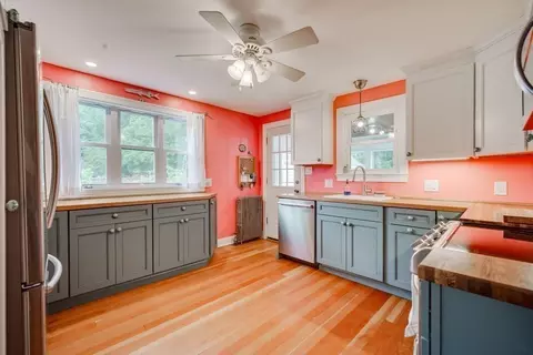 12 Fallston St, Springfield, MA 01119 photo 8