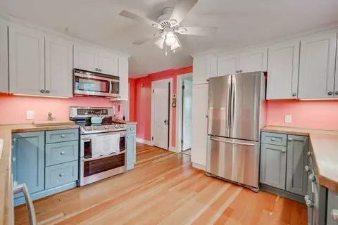 12 Fallston St, Springfield, MA 01119 photo 9