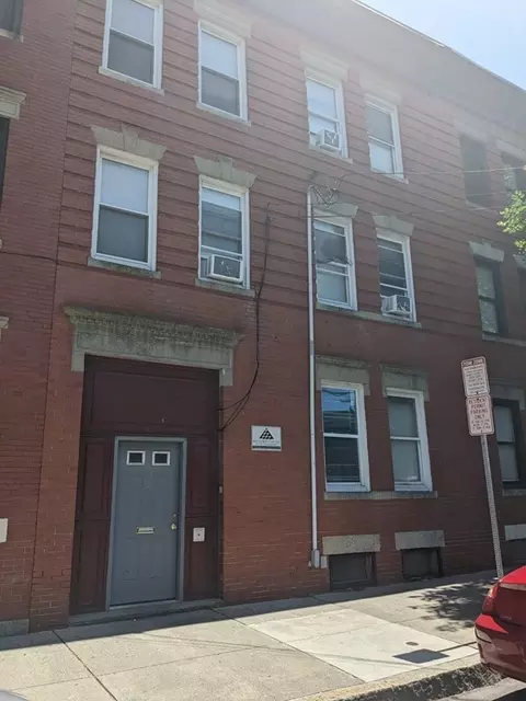 225 Chestnut St, Chelsea, MA 02150