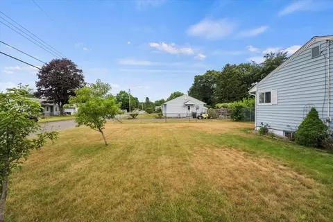 108 Jerilis Dr, Springfield, MA 01119 photo 35