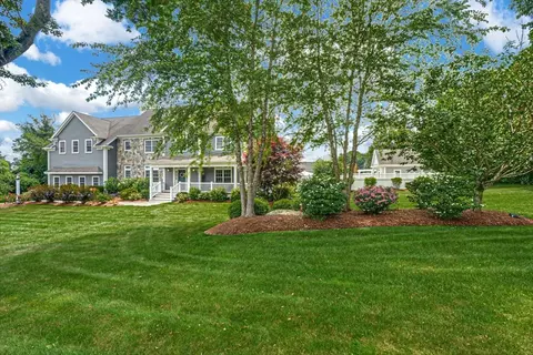 4 Applegate Rd, Medway, MA 02053 photo 3