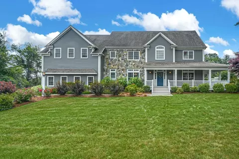 4 Applegate Rd, Medway, MA 02053