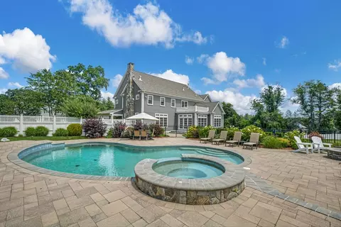 4 Applegate Rd, Medway, MA 02053 photo 39