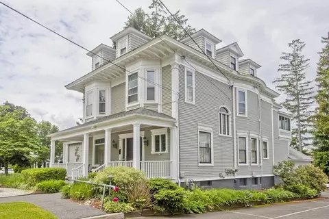 14 High St, Greenfield, MA 01301
