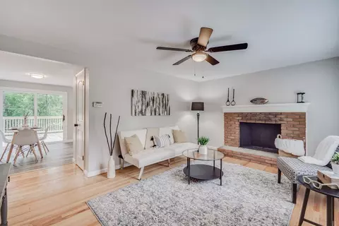 65 Phelps St, Easthampton, MA 01027 photo 5
