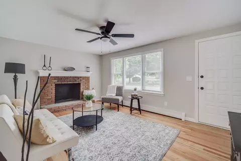 65 Phelps St, Easthampton, MA 01027 photo 6