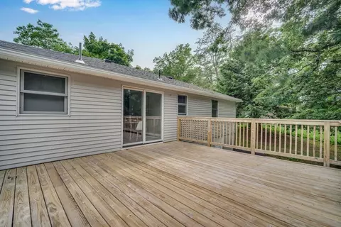 65 Phelps St, Easthampton, MA 01027 photo 15