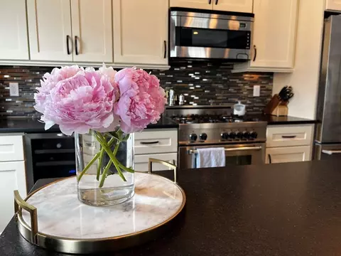 12 Carpenter St #3, Boston, MA 02127