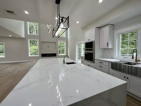 15 Briarcliff Rd, Brockton, MA 02301
