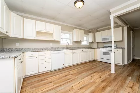 477 Palmer St, Fall River, MA 02721 photo 7