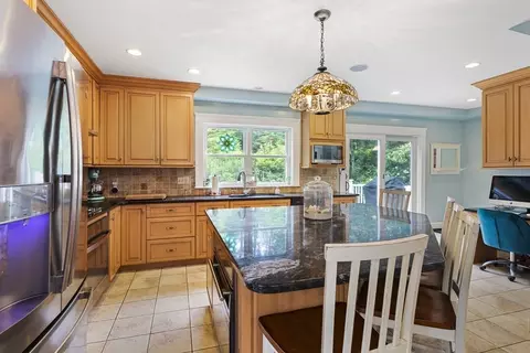 46 Klebart Ave, Webster, MA 01570 photo 4