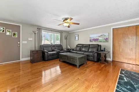 127 Blanan Dr, Chicopee, MA 01020 photo 8