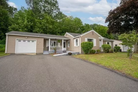 127 Blanan Dr, Chicopee, MA 01020 photo 2