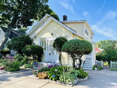 16 Libbey St, Boston, MA 02132