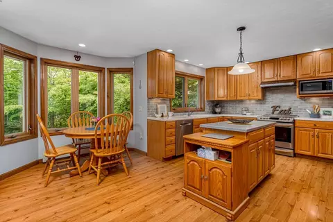 14 Cushing St, Ashburnham, MA 01430 photo 8