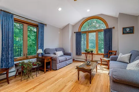 14 Cushing St, Ashburnham, MA 01430 photo 4