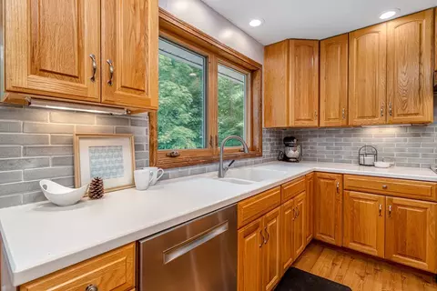14 Cushing St, Ashburnham, MA 01430 photo 10