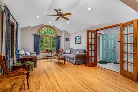 14 Cushing St, Ashburnham, MA 01430 photo 3