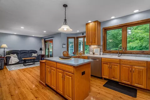 14 Cushing St, Ashburnham, MA 01430 photo 13