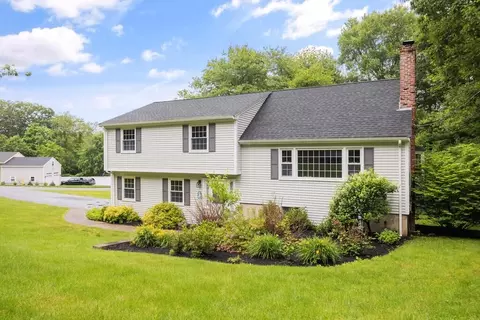 2 Embassy Ln, Andover, MA 01810