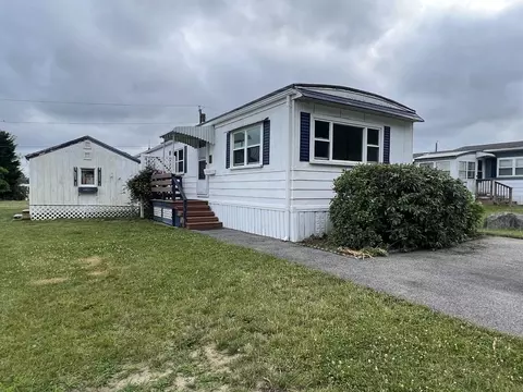 64 Debby Ln, Raynham, MA 02767