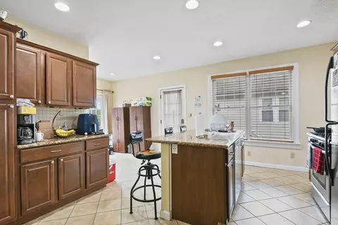 30 Dixfield Rd, Worcester, MA 01606 photo 8