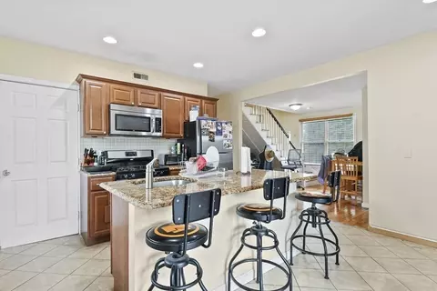 30 Dixfield Rd, Worcester, MA 01606 photo 11