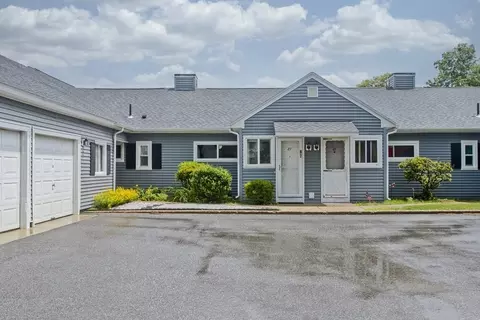 87 Applewood Dr #87, Chicopee, MA 01022