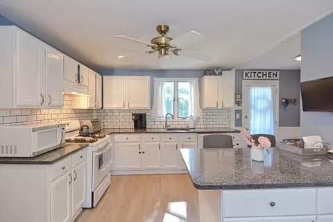 124 Norfolk St, Canton, MA 02021