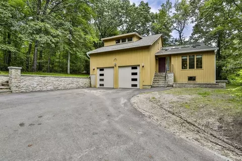 4 Tappan St, Haverhill, MA 01830