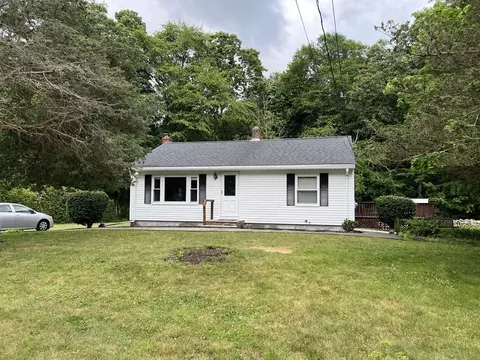 28 Cedar St, Raynham, MA 02767 photo 2