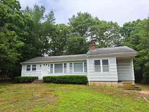 3 Ships Anchor Dr, Mashpee, MA 02649