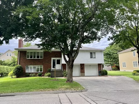 52 Cottonwood Rd, Wellesley, MA 02482
