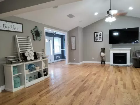 10 Nottingham Cir, Spencer, MA 01562 photo 8